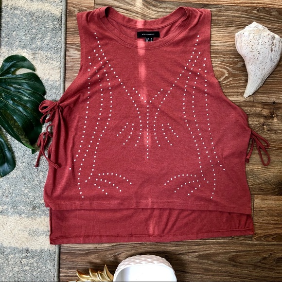 🎁 Atmosphere | Studded High/Low Tank - Picture 1 of 5